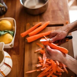 FISKARS Functional Form Skrellekniv 8cm