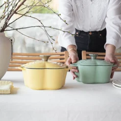 SEASONS Easter Collection Støpejernsgryte Blomst 1.9L 30cm Gul