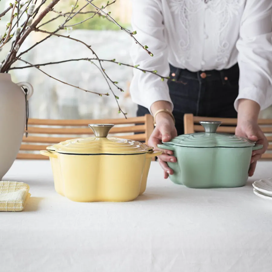 SEASONS Easter Collection Støpejernsgryte Blomst 1.9L 30cm Gul