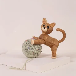 SPRING COPENHAGEN Wooden Figures Sneaky Trefigur